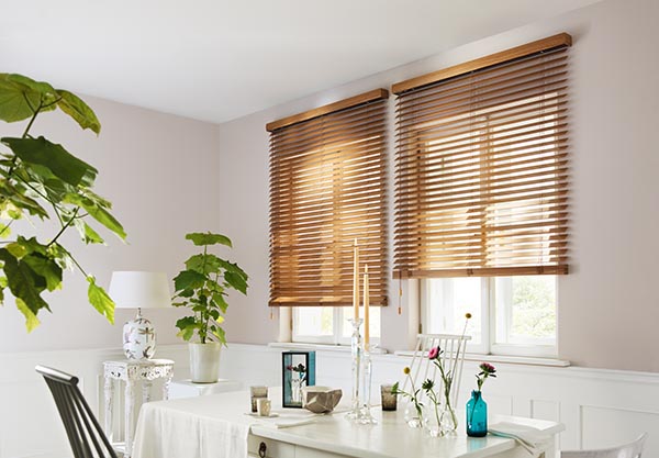 Hochwertige Holzjalousie auch als Sonnenschutz - Einzigartig wie Sie